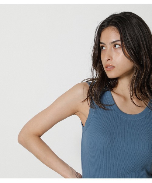 AZUL by moussy（アズールバイマウジー）の「CREW NECK RIB TANK TOP / クルーネック リブ タンクトップ（タンクトップ・レディース・ダークブルー/ベージュ/オレンジ/ライトブラック・SMALL/MEDIUM）」の10枚目の写真