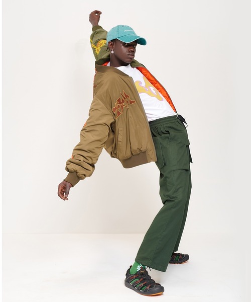 P.A.M.（パム）の「P.A.M. SPACE BLOSSOMS SPLIT BOMBER JACKET (ARTWORK BY LEOMI SADLER) (39131)（MA-1・メンズ・オリーブ・MEDIUM/LARGE/X-LARGE/SMALL）」の4枚目の写真