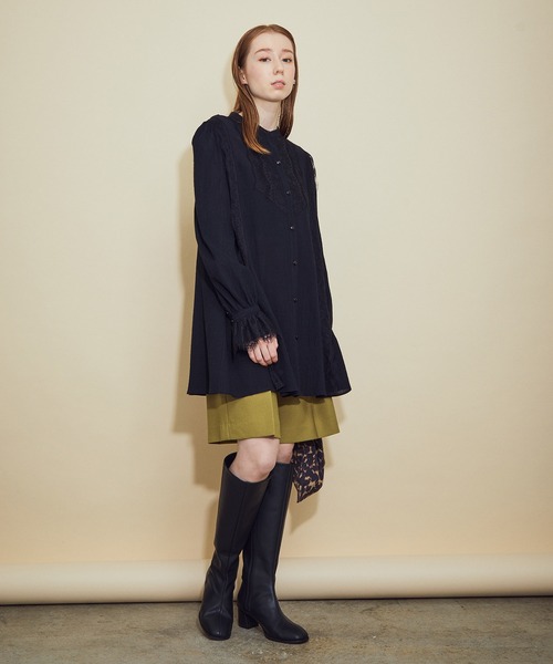 MADEMOISELLE ROPE'（マドモアゼル ロペ）の「<春まで使える>袖レースエアリーチュニックブラウス（シャツ/ブラウス・レディース・ブラック/ホワイト・38）」の8枚目の写真