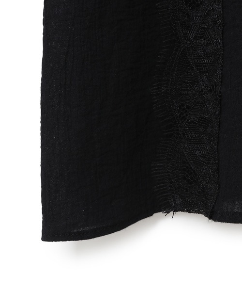 MADEMOISELLE ROPE'（マドモアゼル ロペ）の「<春まで使える>袖レースエアリーチュニックブラウス（シャツ/ブラウス・レディース・ブラック/ホワイト・38）」の16枚目の写真