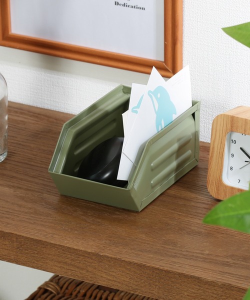 emesuelee（エメスーリー）の「ブリキスタッキング収納コンテナ（収納