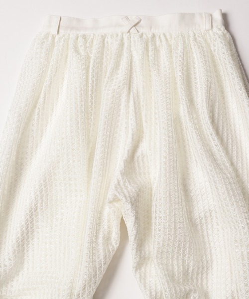 bedsidedrama（ベットサイドドラマ）の「Backside Lace Pants（デニムパンツ・レディース・ホワイト/ネイビー・2/1）」の17枚目の写真