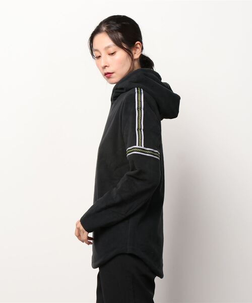 NEW BALANCE（ニューバランス）の「NB AT ポーラーフリース フーディ―（パーカー・レディース・ブラック/オレンジ系・SMALL/MEDIUM/LARGE）」の4枚目の写真