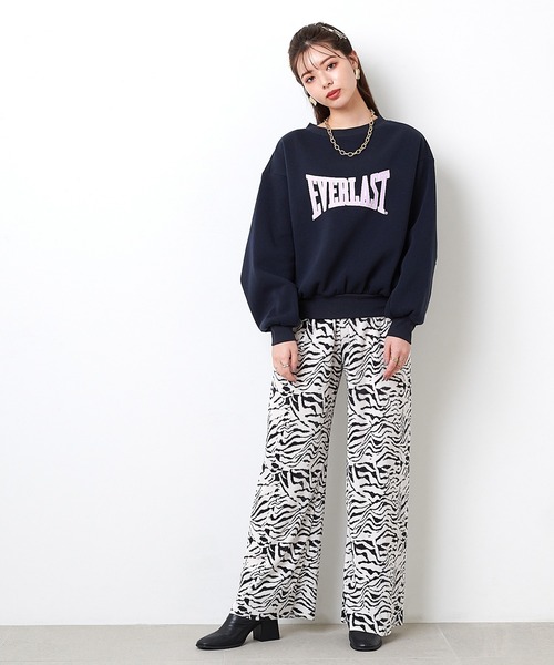 EVERLAST(CROSSPLUS ONLINE)(エバーラスト)の「ビッグロゴプリント ボリューム袖トレーナー(その他トップス・レディース・ベージュ/ネイビー/杢グレー・LL/M/L)」の4枚目の写真