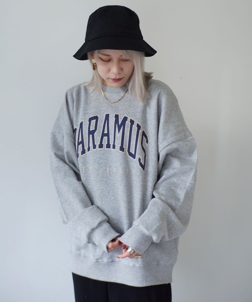 Port（ポート）の「カレッジ ロゴ ビッグシルエット スウェット (ユニセックス)（スウェット・レディース・A/B/C/D/E/F/G/H/I/J/K/L/M/N/O/P/Q/R/S/T/U/W/X/V・FREE）」の14枚目の写真