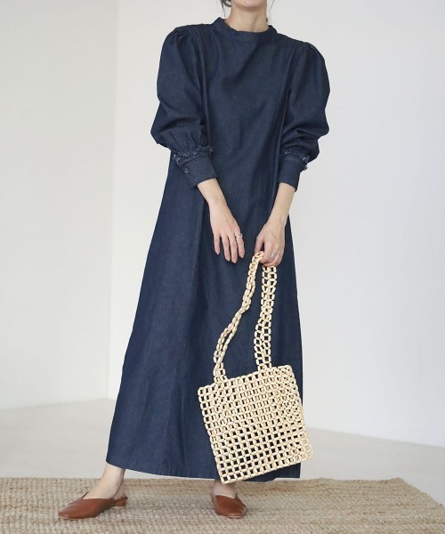 Bab（バブ）の「パフスリーブデニムワンピース（ワンピース・レディース・インディゴブルー/ブルー・M）」の17枚目の写真