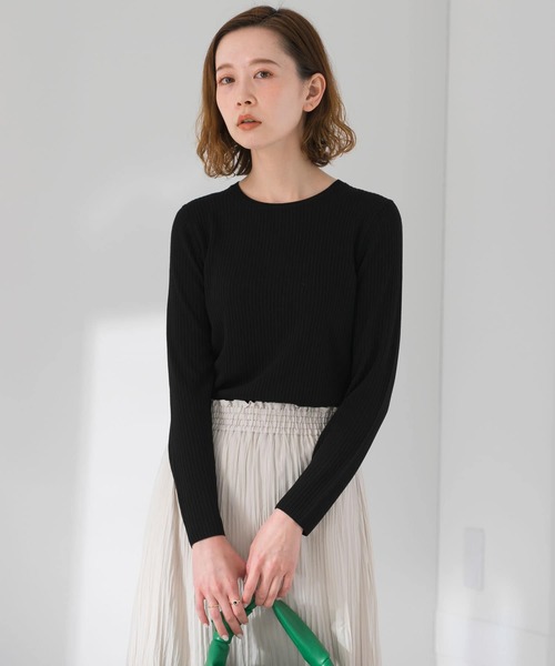 UR Lab.（アーバンリサーチラボ）の「サラサラリブクルーネックニット（ニット/セーター・レディース・チャコールグレー/ベージュ系その他/グリーン/ブラック/ホワイト・FREE）」の16枚目の写真