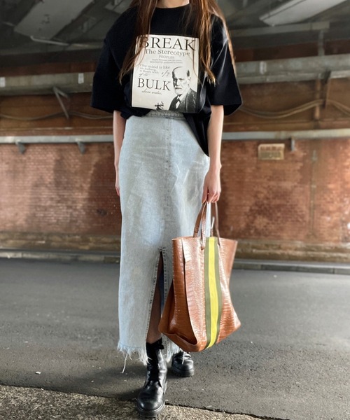 intoxic.(イントキシック)の「【intoxic.】フロイトピクチャー ショートスリーブ(Tシャツ/カットソー・レディース・ブラック/ベージュ・FREE)」の5枚目の写真