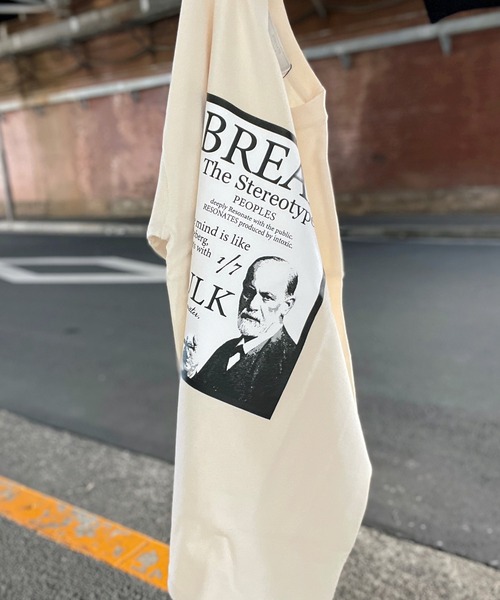 intoxic.(イントキシック)の「【intoxic.】フロイトピクチャー ショートスリーブ(Tシャツ/カットソー・レディース・ブラック/ベージュ・FREE)」の6枚目の写真