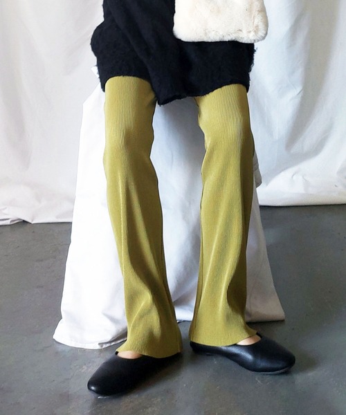 me+em select（ミームセレクト）の「【セルフカット】華奢見えカラープリーツパンツ【新色追加！！選べる１４色展開】（その他パンツ・レディース・パープル/グリーン/オレンジ/アイボリー/ブラック/ブルー/グリーン系その他/ダークグリーン/マスタード/ピンク系その他/テラコッタ/ブルー系その他/ライム/ピンク系その他2・MEDIUM）」の6枚目の写真