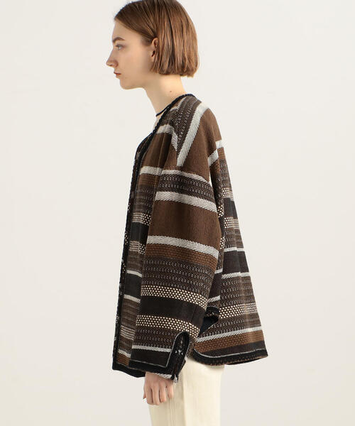 TOMORROWLAND （トゥモローランド）の「リサイクルコットンジャカード ノーカラーショートコート（ノーカラーコート・レディース・ブラウン系その他2・36）」の4枚目の写真