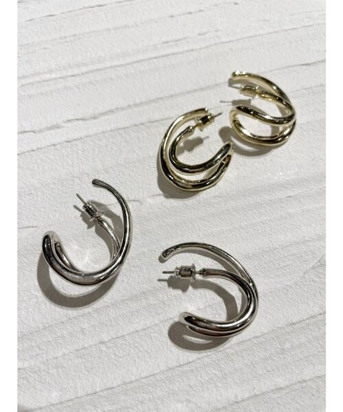 EMODA(エモダ)の「ニュアンスダブルピアス(ピアス(両耳用)・レディース・シルバー/ゴールド・FREE)」の3枚目の写真