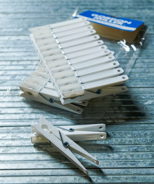 GORDON MILLER（ゴードンミラー）の「GORDON MILLER（ゴードンミラー）クリップ 24ピースセット（ランドリーグッズ・メンズ・ブルー/ホワイト/イエロー・ONE SIZE）」の2枚目の写真