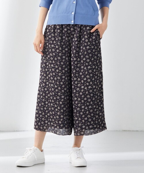 J.PRESS(ジェイプレス)の「【洗える】楊柳フラワープリント キュロット パンツ(その他パンツ・レディース・グレー系5/ネイビー系5・11/7/9)」の2枚目の写真