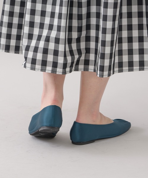 KATHARINE ROSS（キャサリンロス）の「【KATHARINE ROSS】〇フロントギャザーサテンバレエパンプス（パンプス・レディース・グリーン/ダークブラウン・LARGE/MEDIUM）」の5枚目の写真