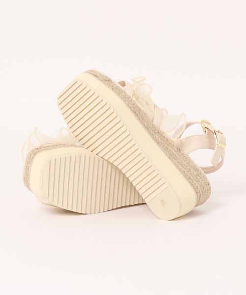 one after another NICE CLAUP（ワンアフターアナザーナイスクラップ）の「フリルサンダル　S,M,Lサイズ（サンダル・レディース・ブラック/アイボリー・SMALL/MEDIUM/LARGE）」の4枚目の写真