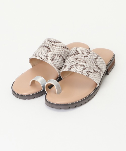 ikka（イッカ）の「トングアニマルサンダル（サンダル・レディース・オフホワイト/ブラック・M/L）」の4枚目の写真