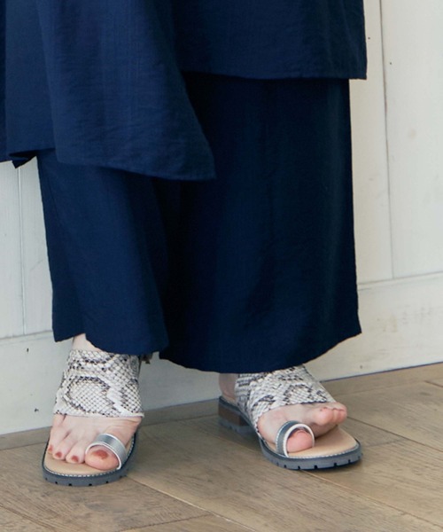 ikka（イッカ）の「トングアニマルサンダル（サンダル・レディース・オフホワイト/ブラック・M/L）」の13枚目の写真