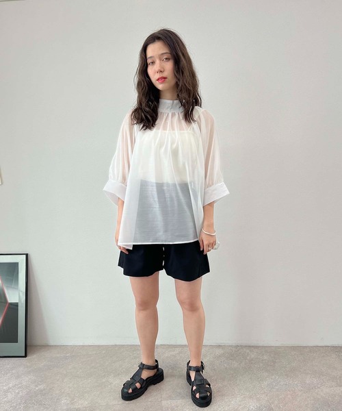 toucher du brise（トゥシェドブリーズ）の「フロントタック ショートパンツ（その他パンツ・レディース・ベージュ/ブラック・M）」の14枚目の写真