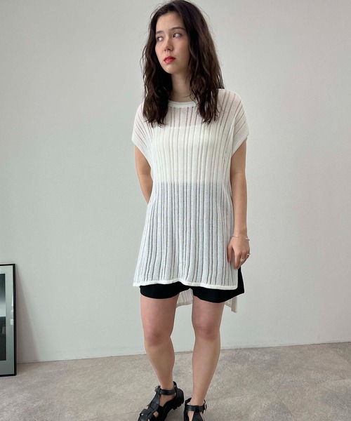 toucher du brise（トゥシェドブリーズ）の「フロントタック ショートパンツ（その他パンツ・レディース・ベージュ/ブラック・M）」の4枚目の写真