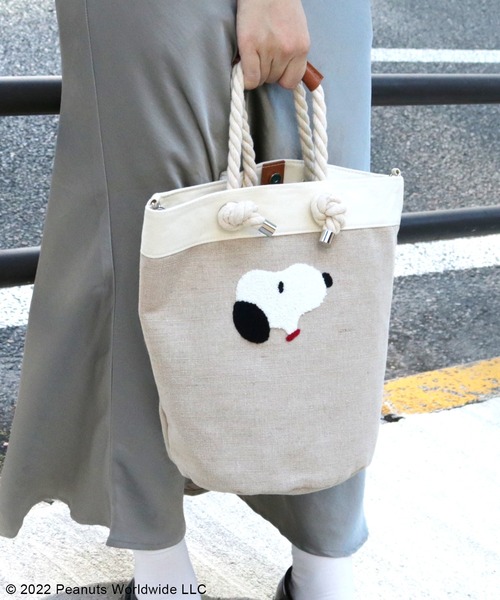 SNOOPY（スヌーピー）の「SNOOPY　JUTE SAGARA ROUND BAG / スヌーピー ジュートサガララウンドバッグ（ショルダーバッグ・レディース・その他2/その他1・FREE）」の2枚目の写真