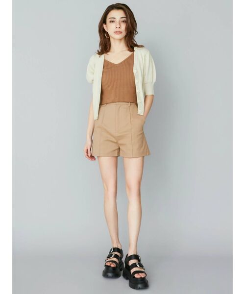 EVRIS（エヴリス）の「ピンタックストレッチショートパンツ（その他パンツ・レディース・ブラック/ベージュ・MEDIUM/SMALL）」の13枚目の写真