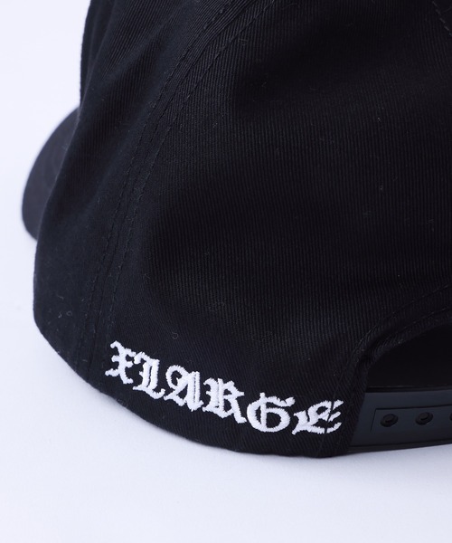 XLARGE(エクストララージ)の「OLD ENGLISH LOGO 6PANEL CAP(キャップ・メンズ・グリーン/ブラウン/ベージュ/オレンジ/ブルー/ブラック・ONE SIZE)」の12枚目の写真