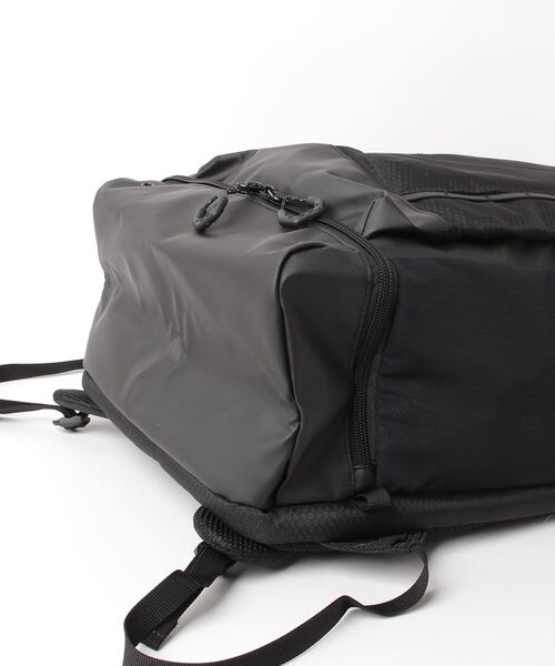 OAKLEY（オークリー）の「OAKLEY/オークリー バックパック Essential Backpack L 6.0 30L FOS900982（バックパック/リュック・メンズ・ブラック・30L）」の2枚目の写真