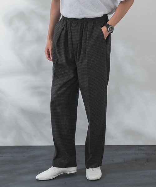 URBAN RESEARCH(アーバンリサーチ)の「KOMONプリントイージーパンツ(その他パンツ・メンズ・ブラック/グリーン・SMALL/MEDIUM/LARGE)」の1枚目の写真