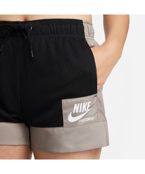 NIKE（ナイキ）の「ナイキ NIKE ナイキ ウィメンズ NSW メッシュ MR スポーツ ショート（その他パンツ・レディース・ブラック/グリーン・M/L/S）」の4枚目の写真