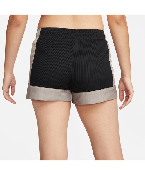 NIKE（ナイキ）の「ナイキ NIKE ナイキ ウィメンズ NSW メッシュ MR スポーツ ショート（その他パンツ・レディース・ブラック/グリーン・M/L/S）」の7枚目の写真