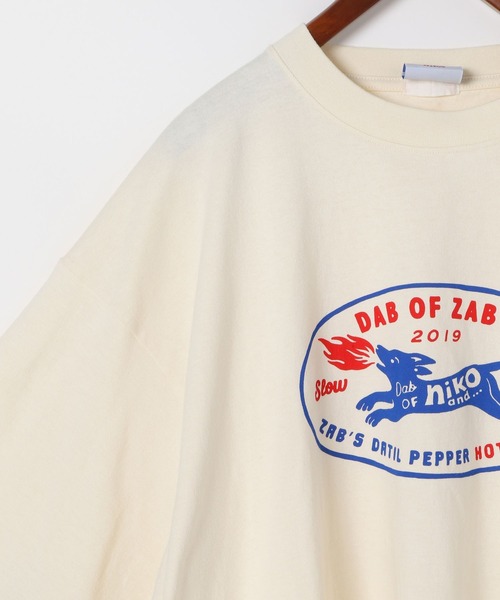 niko and...(ニコアンド)の「【LA FOOD SHOP】zab'sコラボTシャツ(Tシャツ/カットソー・メンズ・オフホワイト/ピンク・MEDIUM/LARGE)」の6枚目の写真