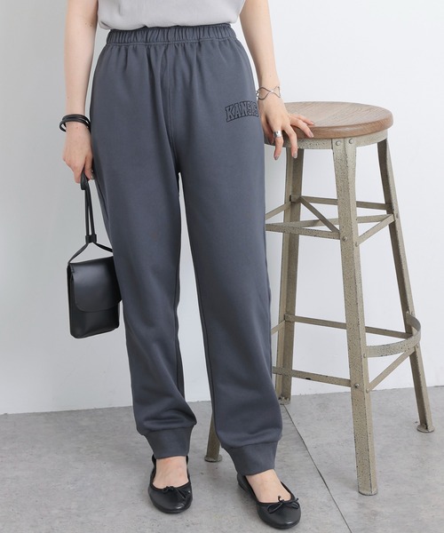 PUAL CE CIN(ピュアルセシン)の「【セットアップ対応】裏毛カレッジロゴプリントパンツ(スウェットパンツ・レディース・チャコールグレー/ベージュ/グリーン・FREE)」の7枚目の写真