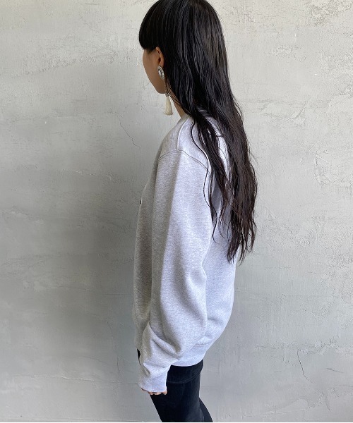 LACOSTE（ラコステ）の「[LACOSTE/ラコステ] ヘリテージグラフィックプリント クルーネックスウェット（スウェット・レディース・グレー/ネイビー・3/4）」の18枚目の写真