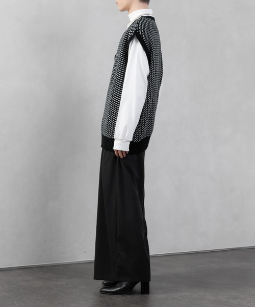 Adoon plain（アドーンプレーン）の「【Adoon plain】バーズアイニットベスト（ベスト・メンズ・ホワイト/ブラック/ブルー・MEDIUM/LARGE）」の13枚目の写真