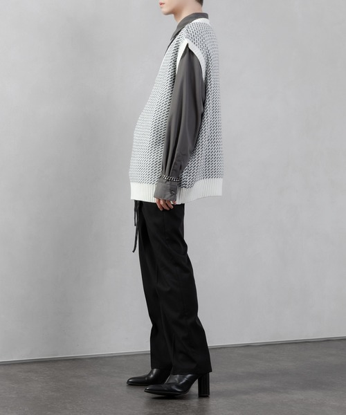 Adoon plain（アドーンプレーン）の「【Adoon plain】バーズアイニットベスト（ベスト・メンズ・ホワイト/ブラック/ブルー・MEDIUM/LARGE）」の6枚目の写真