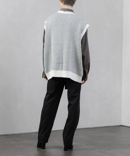 Adoon plain（アドーンプレーン）の「【Adoon plain】バーズアイニットベスト（ベスト・メンズ・ホワイト/ブラック/ブルー・MEDIUM/LARGE）」の7枚目の写真