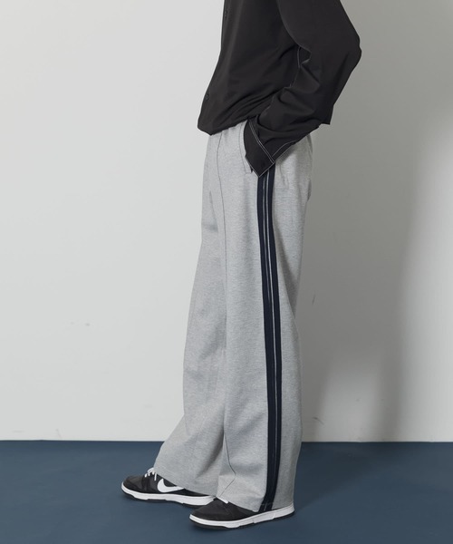 Couleur Meler(クルールメリー)の「Couleur Meler sakasa line track pants(その他パンツ・メンズ・グレー/ブラック・MEDIUM/LARGE)」の4枚目の写真