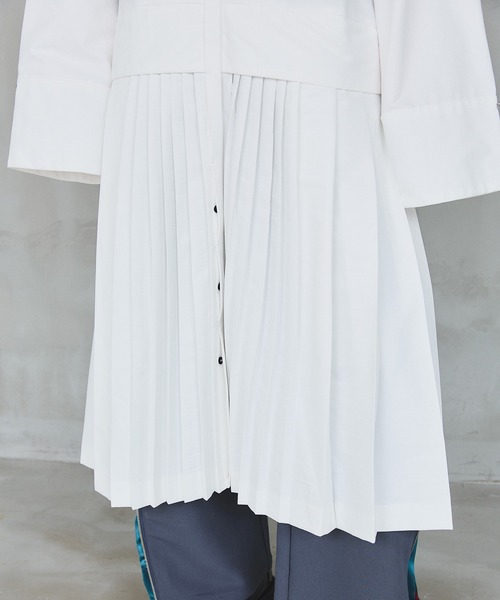 casane(カサネ)の「ノーカラープリーツロングシャツワンピース(シャツワンピース・レディース・ホワイト/ベージュ/ブラック・FREE)」の20枚目の写真