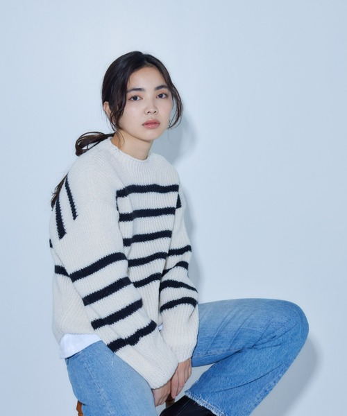 ECRIRE（エクリール）の「ボーダーニットプルオーバー（ニット/セーター・レディース・ホワイト/ブラック・M/L）」の5枚目の写真