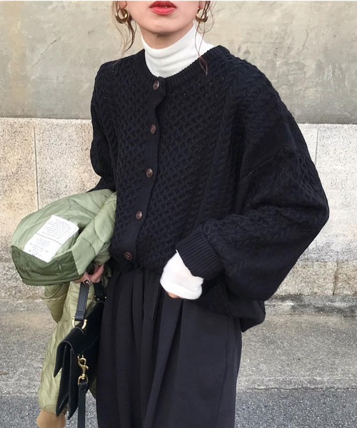 HANNE（アン）の「【by kumika】ケーブルニットカーディガン（ニット/セーター・レディース・グリーン/ホワイト/ブラック・フリー）」の2枚目の写真