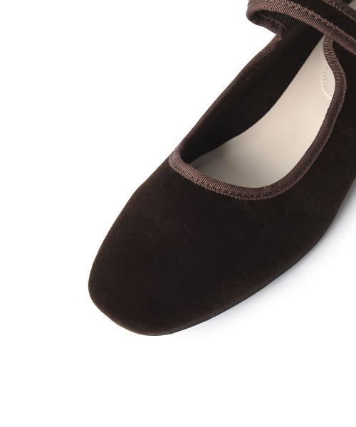 marjour（マージュール）の「VELOUR STRAP PUMPS（パンプス・レディース・ブラウン/ブラック・S/M/L/LL）」の15枚目の写真