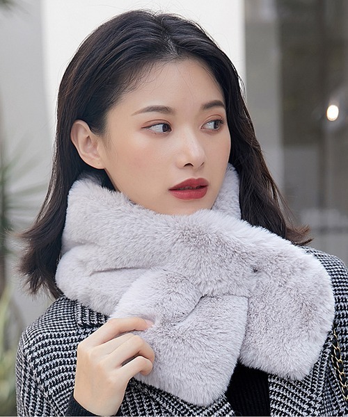 Fun & Daily（ファンアンドデイリー）の「F&D : クロスファーマフラー