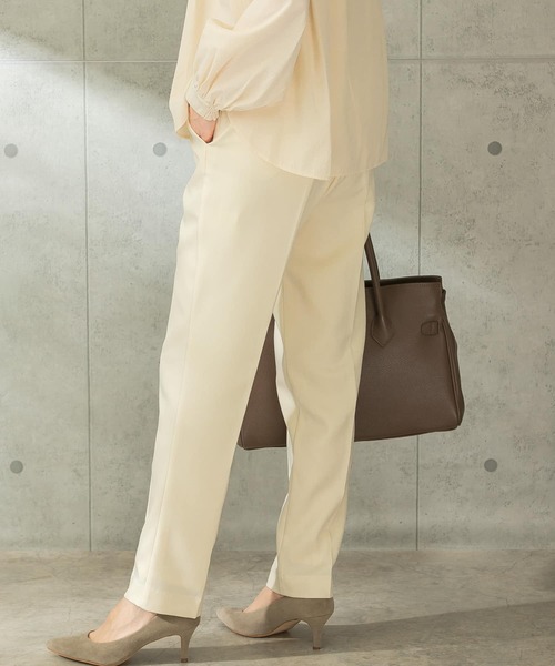 URBAN RESEARCH ROSSO（アーバンリサーチロッソ）の「『UR TECH』スティックパンツ（その他パンツ・レディース・アイボリー/ブラック/ブルー・38/36）」の6枚目の写真