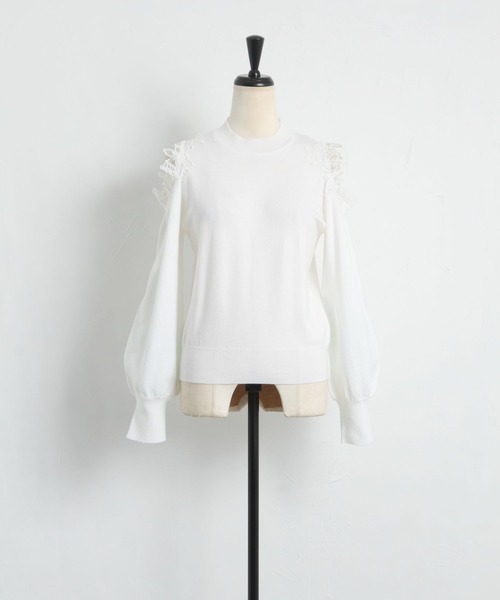 tocco closet(トッコ クローゼット)の「フラワーレース装飾オープンショルダーニットプルオーバー(ニット/セーター・レディース・ネイビー/オフホワイト/サックスブルー・M)」の17枚目の写真