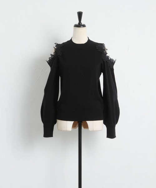 tocco closet(トッコ クローゼット)の「フラワーレース装飾オープンショルダーニットプルオーバー(ニット/セーター・レディース・ネイビー/オフホワイト/サックスブルー・M)」の18枚目の写真