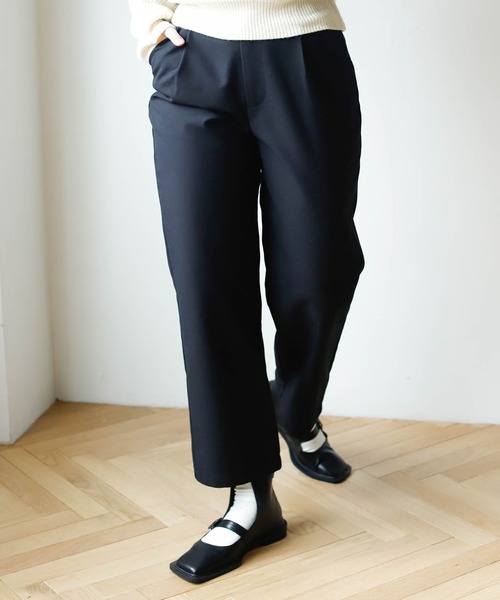 Birthday room（バースデイルーム）の「シンプルタックパンツ（スラックス・レディース・ブラック/チャコールグレー/グレイッシュベージュ・SMALL/MEDIUM）」の2枚目の写真