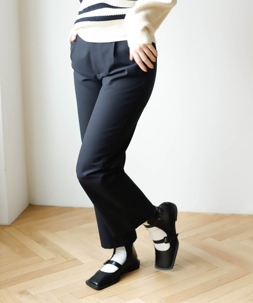 Birthday room（バースデイルーム）の「シンプルタックパンツ（スラックス・レディース・ブラック/チャコールグレー/グレイッシュベージュ・SMALL/MEDIUM）」の6枚目の写真