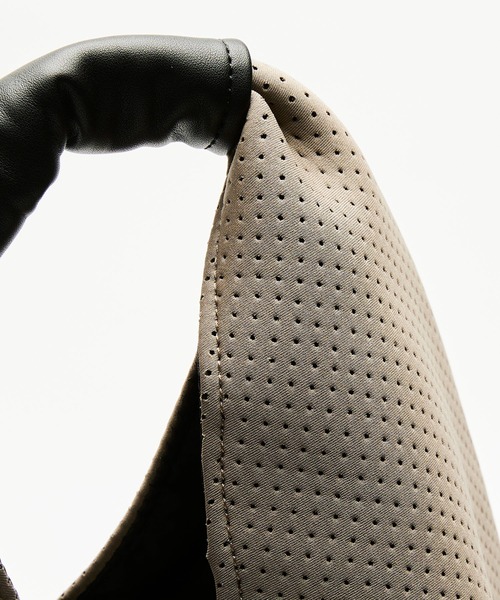 EDITA.（エディータ）の「ネオプレンマルチトート　多機能 / 通勤（トートバッグ・レディース・レモンイエロー/チャコールグレー/ブラック/オフホワイト・FREE）」の12枚目の写真