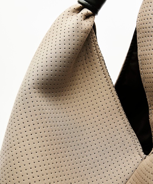 EDITA.（エディータ）の「ネオプレンマルチトート　多機能 / 通勤（トートバッグ・レディース・レモンイエロー/チャコールグレー/ブラック/オフホワイト・FREE）」の13枚目の写真